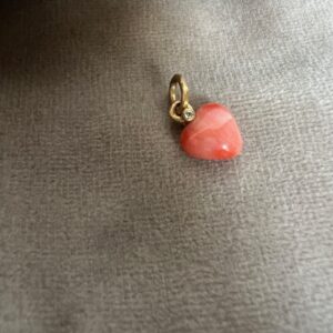 Koral hjerte i 14 kt. guld med diamant
