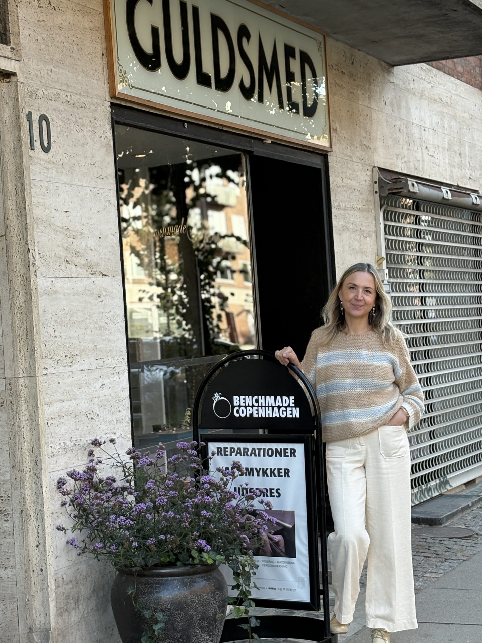 Edita Houhou foran butik