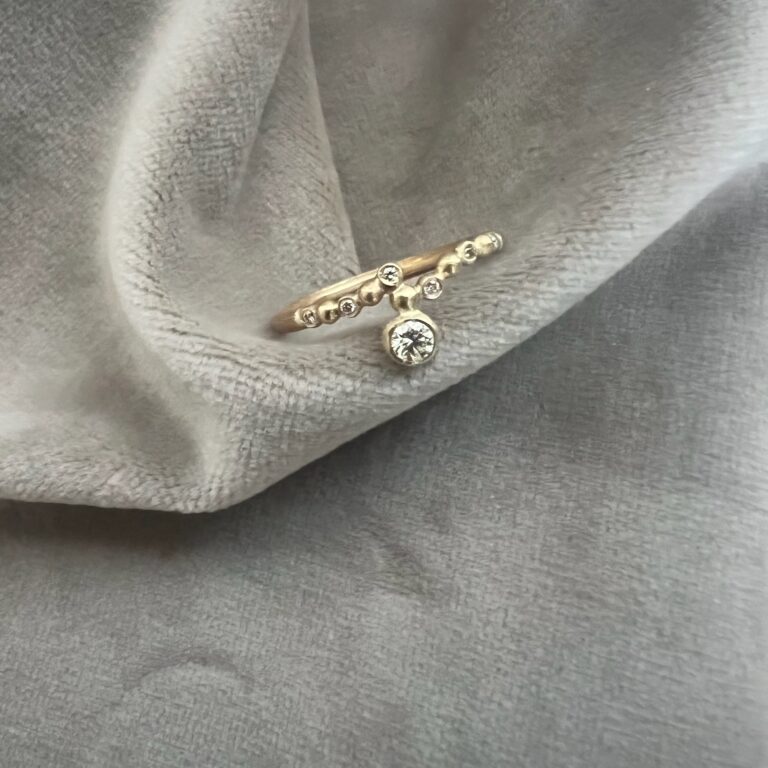 14 kt. guldring med champagne diamanter